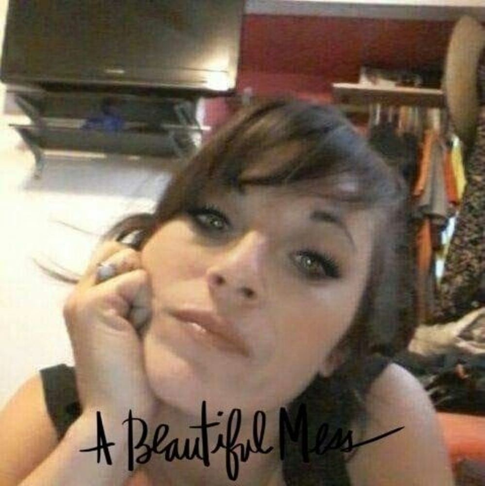 Meet your Posher, Sarah nicole